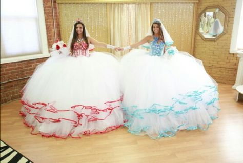 My Big Fat American Gypsy Weddimg Gigantic Wedding Dress, Large Puffy Wedding Dress, Best Wedding Dresses Fluffy, Big Puffy White Wedding Dress, Voluminous Flared Wedding Petticoat, Poofy Prom Dresses, Ugly Wedding Dress, Boston Wedding Dress, Money Dress