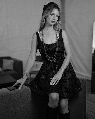 Lana Del Rey, Black Chanel Dress, Chanel Tweed Dress, Dress With Black Boots, Lana Del Rey Love, Classic French Style, Chanel Tweed, Lana Del Ray, Tweed Dress