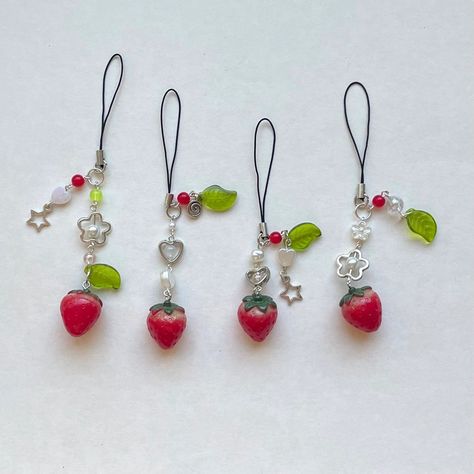 Strawberry Y2k, Seed Bead Bracelets Tutorials, Huggie Earrings Silver, Strawberry Charm, Bead Charms Diy, Beaded Jewels, Phone Charms, Beads Bracelet Design, Beaded Jewelry Designs