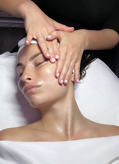 Specializing in facial massages Facial Pictures Skincare, Facial Marketing Pictures, Getting A Facial Aesthetic, Spa Pictures Facials, Spa Background Aesthetic, Spa Shoot Ideas, Esthetician Day In The Life, Aesthetic Facial Pictures, Beauty Treatments Aesthetic