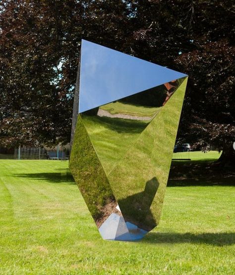 Geometric Mirror, Modern Art Sculpture, Yard Sculptures, Rock Sculpture, Geometric Sculpture, Architecture Collage, Steel Art, Ushuaia, Small Sculptures