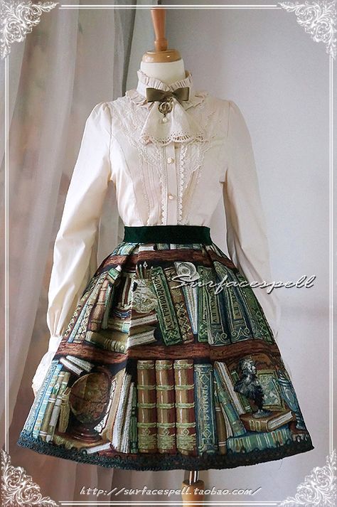 heavy fabric, pleated skirt, few pleats Book Dress, Lolita Outfits, Moda Chic, Skirt Skirt, Cosplay Outfits, Lolita Dress, The Train, The Library, Lolita Fashion