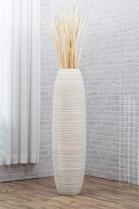 Oversized Floor Vase, Big White Vase Decor Ideas, Tall Decorative Pieces, Floor Vases Decor Ideas, Floor Vases Decor Tall, Big Vases Decor Living Room, Large Floor Vases Decor Ideas, Big Vase Decorating Ideas, Large Floor Vase Decor