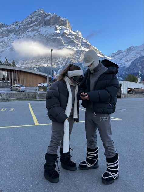 Mens Ski Clothes, Snow Outfit Men, Winter Baddie, Snow Outfits, Apres Ski Outfits, Winter Outfits Snow, Broken Planet, Star Boy, Ski Outfit