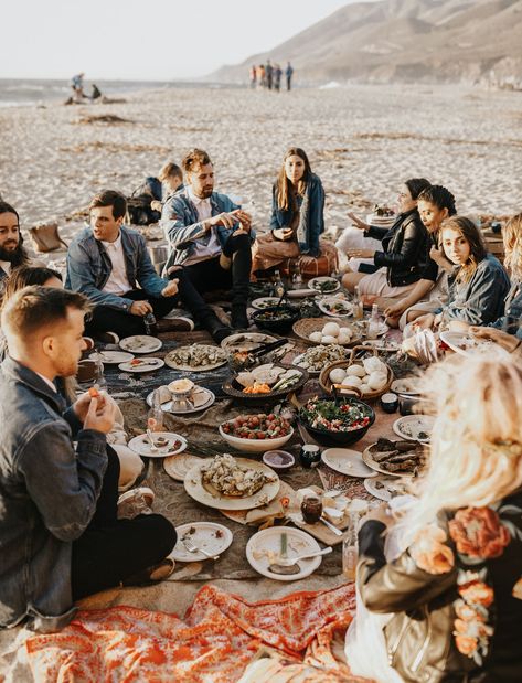 Cliffside Big Sur Wedding Picnic on the Beach reception Beach Picnic Wedding Reception, Wedding Beach Picnic, Beach Wedding Picnic, Beach Picnic Wedding, Camp Picnic, Picnic At The Beach, Cliffside Wedding, Beach Reception, Picnic On The Beach