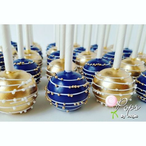 Navy blue & gold cake pops! #babyshower #babyboy #cake #cakepops #choclate #Miami #opopsbyangie Blue Gold Cake, Baby Shower Kuchen, Gold Cake Pops, Blue Cake Pops, Wedding Cakes Ideas, Wedding Cake Pops, Prince Birthday, Royal Baby Showers, Wedding Reception Ideas