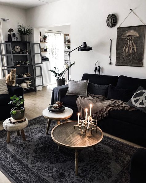 Dark Home Decor, Goth Home Decor, Apartment Decor Inspiration, Black Furniture, Gothic Home Decor, Living Room Decor Apartment, Living Room Inspo, A Living Room, Eclectic Home