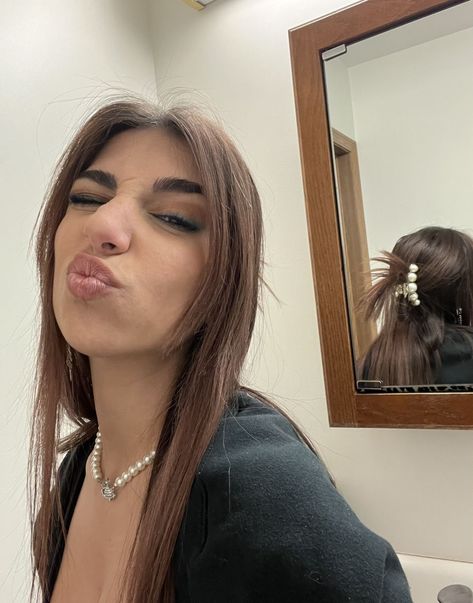 selfie, mirror, hair in mirror, claw clip, pearl clip, pearl necklace, duck face, winking, winky face, bangs, hair inspo Duck Face Selfie, Style Mirror Selfie, Face Bangs, Winky Face, Face Selfie, Selfie Mirror, Duck Face, Claw Clip, Hair Inspo