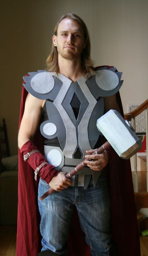 How to make the Hammer of Thor Diy Thor Costume, Dr Strange Costume, Thor Outfit, Diy Costumes Men, Thor Costume, Thor Cosplay, Easy Diy Costumes, Marvel Costumes, Diy Kostüm