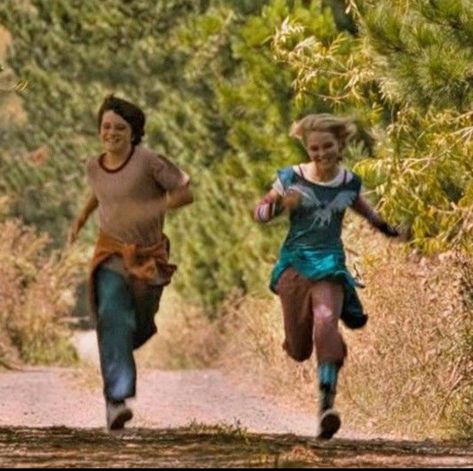 Bridge To Terabithia Aesthetic, Bridge To Terabithia 2007, Addams Family Movie, Fav Aesthetic, Bridge To Terabithia, Annasophia Robb, Halloween Ii, Artist Quotes, Girl Movies