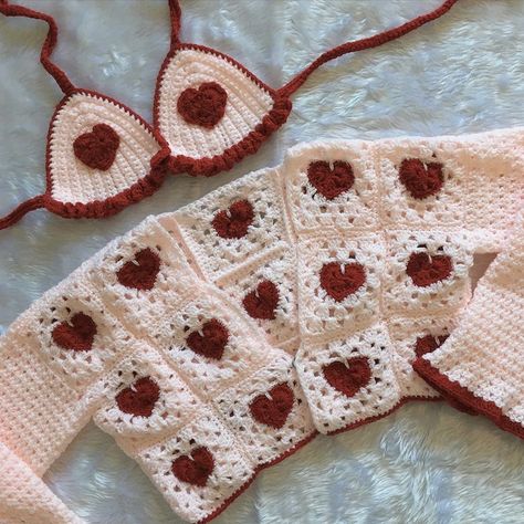 Toadstool Crochet, Beach Crochet, Granny Square Crochet Patterns Free, Spring Cardigans, Knit Jewelry, Valentines Crochet, Crochet Daisy, Crochet Clothing And Accessories, Crochet Inspo