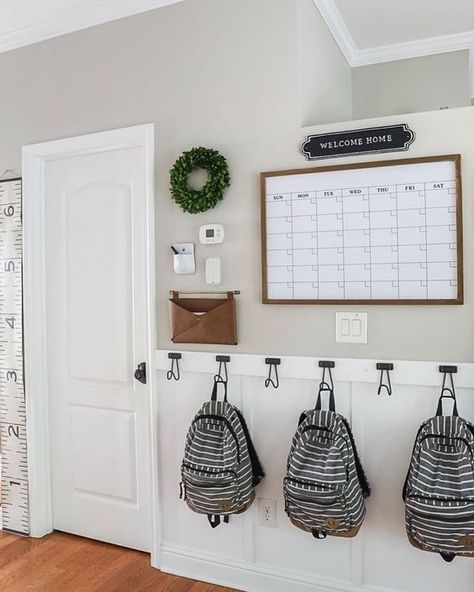 5 Family Command Center Ideas - Organized-ish by Lela Burris Vstupná Hala, Home Command Center, Decor Eclectic, Drop Zone, Entryway Storage, Florida Living, Small Entryway, Farmhouse Decoration, Decor Minimalist