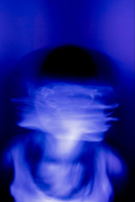 #digitalphotography #blurryface #bluelighting #digital #blurry #longexposure #longexposurephotography #face #mind Blurry Face Photo, Face Blur Aesthetic, Blured Portrait Aesthetic, Blurred Face Aesthetic, Blurred Photos Aesthetic, Blurry Drawing, Blurry Face Aesthetic, Blur Photoshoot, Blurry Person