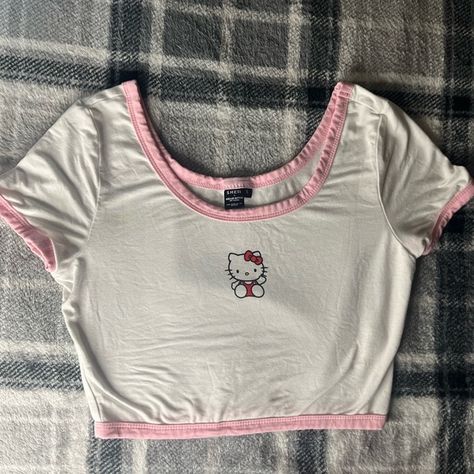 Hello kitty crop top !! Hello Kitty Crop Top, Cute Nikes, Shein Tops, Pink Fashion, The Cutest, Hello Kitty, Crop Top, Dress Up, Kitty