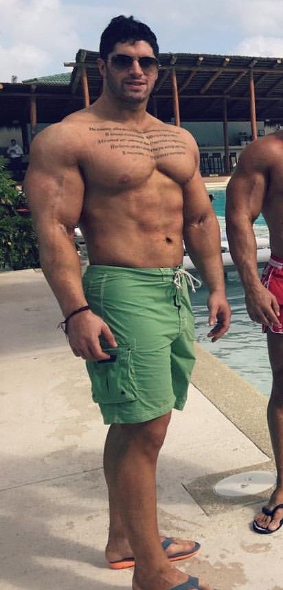 Let It Happen, Male Chest, Bodybuilding Pictures, Muscle Hunks, Heavy Weights, Go With The Flow, Big Muscles, Big Guys, Men's Muscle