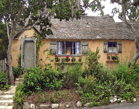 Sunwiseturn Fairytale Houses, Fairy Tale Cottage, Cottages By The Sea, Storybook House, Cute Cottages, Cozy Cottages, Storybook Homes, Carmel California, Fairytale Cottage