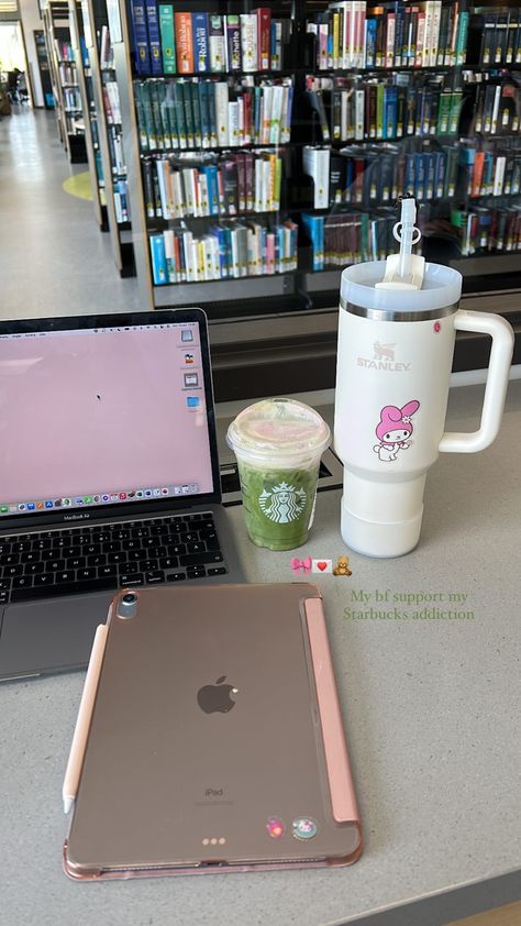 Study With Boyfriend, University Lifestyle, Pink Academia, College Vision Board, College Aesthetic, Study Pictures, Academic Motivation, University Life, School Related