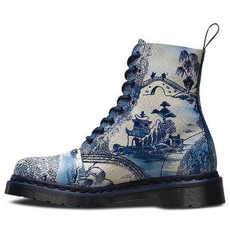 Pre-owned Dr. Martens Willow Pascal Combat Boots Bluewhite China... (£91) ❤ liked on Polyvore featuring shoes, boots, ankle booties, blue, real leather boots, real leather combat boots, dr. martens, leather upper boots and military boots Second Hand Fashion, Mode Shoes, Hand Fashion, Doc Marten, Willow Pattern, Military Boots, Blue Willow, Blue China, Painted Shoes