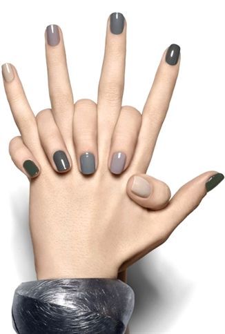 Who says bright colors should have all the fun? Try a muted rainbow to make a multi-colored mani work for fall. We love this pretty array of gray shades created by Essie. They even list every polish you'll need on their site if you want to try it at home. Click through for more on this and other gray nail art ideas for fall. #GelNailsIdeasForFall Nails Ombre, Nails Yellow, Minimalist Nail Art, Nails Winter, Wedding Nails Design, Super Nails, Nails Polish, Ideas Nails, Dark Nails