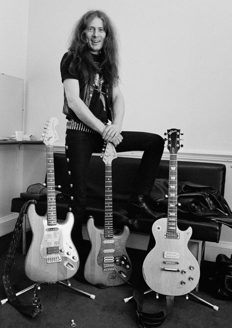 Fast Eddie Clarke (Motörhead ) - 1950 / 2018 Eddie Clarke, Lemmy Motorhead, Lemmy Kilmister, Blues Piano, British Rock, Easy Guitar, Guitar Tips, Guitar Hero, Iron Fist