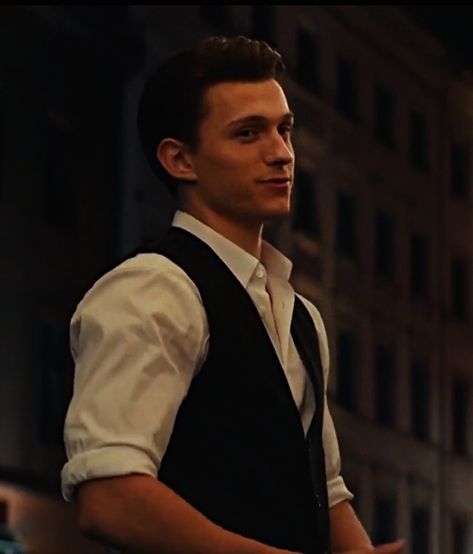 Tom Holland Uncharted, Tom Holland Zendaya, Tom Holland Imagines, Nathan Drake, Tom Holland Peter Parker, Tom Holland Spiderman, Tommy Boy, Men's Toms, Man Thing Marvel