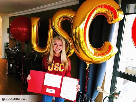 Usc Acceptance Letter, Usc Acceptance, College Photo Ideas, College Manifestations, Usc Party, College Decision Reveal, Usc Aesthetic, Usc Film School, Vision Board College