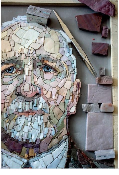 Geometric Shapes Drawing, Mosaic Portrait, Ceramic Sculpture Figurative, Mosaic Art Projects, Mosaic Tile Art, Mosaic Pictures, Mosaic Artwork, Mosaic Decor, Mosaic Designs