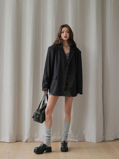 Stylenanda Fashion, Punk Street Style, Womens Skirt Outfits, All Black Dresses, London Outfit, Korea Fashion, Blazer Outfits, 가을 패션, Korean Outfits