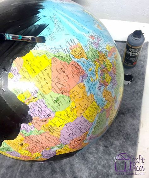 11 Globe Transformations That Will Change Your World Art, Old Globe, Globe Art, Craps, World Globe, Super Cool, Chalkboard, Globe, Paint