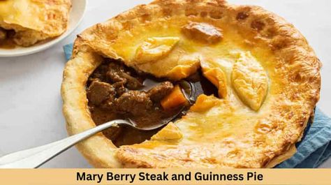 Mary Berry Steak and Guinness Pie Recipe Peppercorn Gravy, Steak And Guinness Pie, Dinty Moore Beef Stew, Beef And Guinness Pie, Beef Pie Recipe, Guinness Pie, Steak And Kidney Pie, Hobbit Food, Bird House Plans Free