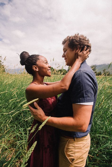 Couples in love Diverse Couples, Couple Content, Racial Couples, Interacial Love, Rose Glasses, Femininity Aesthetic, Photographic Memory, Interracial Family, Black Woman White Man