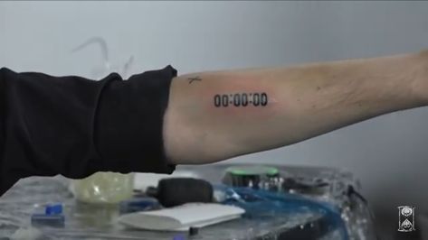 ethan's unus annus tattoo Unus Annus Tattoo Ideas, Unnus Annus Tattoo, Unus Annus Tattoo, 00:00 Tattoo, Minecraft Tattoo, Tats Ideas, Ethan Nestor, Marvel Dr, Unus Annus