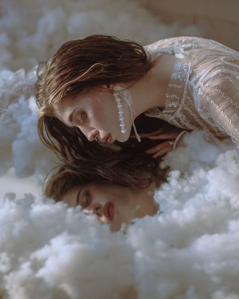 Ethereal Photography, Dream Photography, Clouds Photography, Artsy Photos, Dreamy Photography, Creative Photoshoot Ideas, Saint Petersburg Russia, Photoshoot Themes, Photoshoot Concept