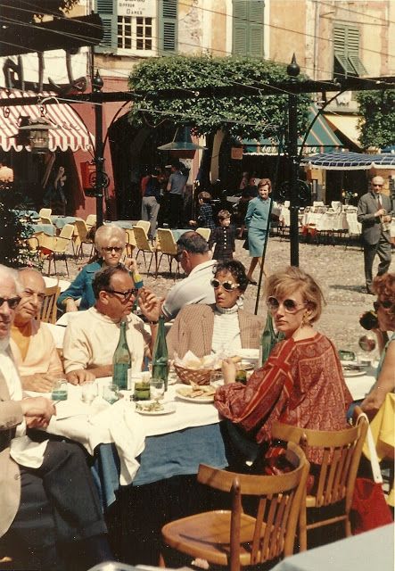 My grandmother's photo album #Italy #1960s Caterina Valente, Italian Seaside, Italian Summer Aesthetic, Outdoor Lunch, Italian Aesthetic, European Aesthetic, Italy Summer, Seaside Village, Slim Aarons