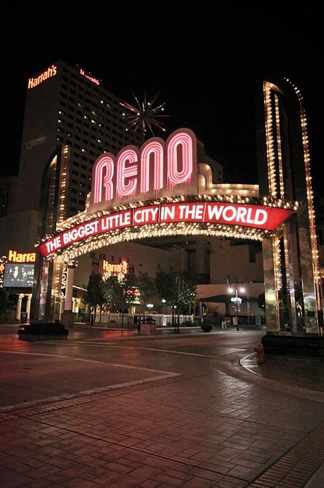 Reno Nv Aesthetic, Reno Nevada Photography, Reno Nevada Aesthetic, Nevada Aesthetic, 2024 Memories, University Of Nevada Reno, Wedding Urban, Desert Scenery, Hot Desert