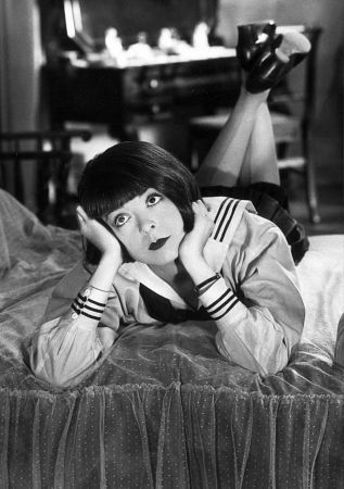 "Happiness ahead" Colleen Moore 1928 First National Coleen Moore, Dressing Deco, Silent Screen Stars, Colleen Moore, Flapper Hair, Louise Brooks, Silent Film Stars, Hooray For Hollywood, Jazz Age