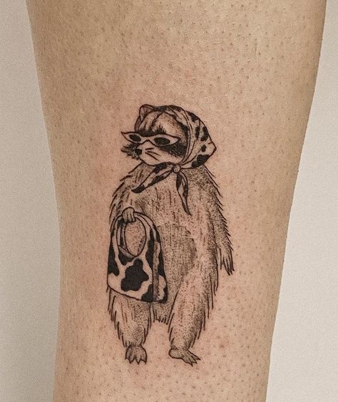 Rat Tattoo Traditional, Raccoon Tattoo, Tier Tattoo, Mandala Tattoos, Funky Tattoos, Tattoos Mandala, Geometric Tattoos, Tattoos Geometric, Grey Tattoo