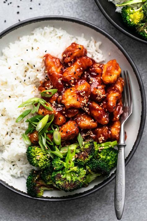 Chicken With White Rice, Easy Sesame Chicken, Bacon Corn, Rice Broccoli, Rice Healthy, Garlic Parmesan Potatoes, Sesame Chicken Recipe, Sticky Chicken, Parmesan Potatoes