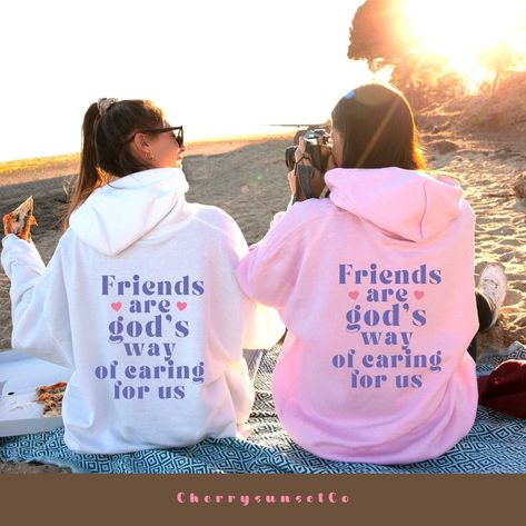 Bestie Hoodie Ideas, Best Friend Sweatshirts, Best Friend Hoodies, Best Friend Match, Matching Hoodies, Heart Hoodie, Bff Outfits, Friends Tshirt, Best Friend Outfits