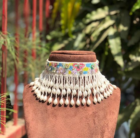 Statement choker Moti Neckless Design, Moti Neckless, Diy Fabric Jewellery, Basic Embroidery, Fabric Jewellery, Bride Photoshoot, Silk Thread Jewelry, Paper Work, Basic Embroidery Stitches