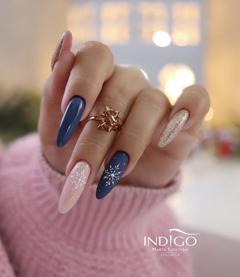 French Tips With Blue, Blue Winter Nail Designs, Blue Winter Nails, Snowflake Nail, Light Blue Nails, Snowflake Nail Art, Winter Manicure, September Nails, Indigo Nails