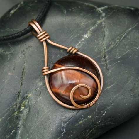 Copper Wire Wrapped Pendant with Circular Brown Tiger's Eye Coloured Stone Wire Wrapped Necklace For Men, Turtle Wire Wrap Tutorial, Wire Pendant Diy Simple, Copper Wire Wrapping, Wire Wrap Pendants, Copper Wire Wrapped Jewelry, Mens Wire Wrapped Jewelry, Wire Wrapping Stones Tutorial, Simple Wire Wrapped Pendant