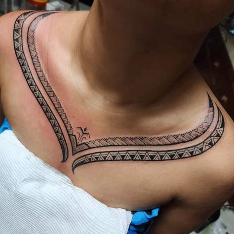 Artist: Chris Samisoni Fiji Traditional Fijian Tattoo, Fiji Tattoo Design, Female Chest Piece, Fijian Tattoo Women, Melanesian Tattoo, Fiji Tattoo, Fijian Tattoo, Tattoo Pieces, Polynesian Tattoos Women