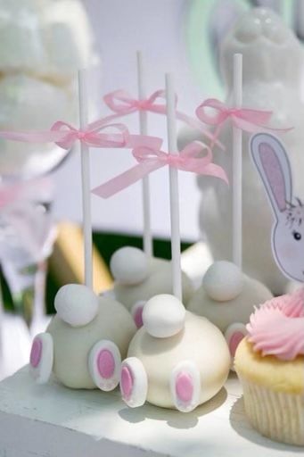 Some Bunny Is One Birthday, Bunny Baby Shower Theme, Bunny Birthday Theme, One Birthday Cake, Bos Baby, Bunny Birthday Cake, Easter Cake Pops, Easter Birthday Party, Spring Birthday Party