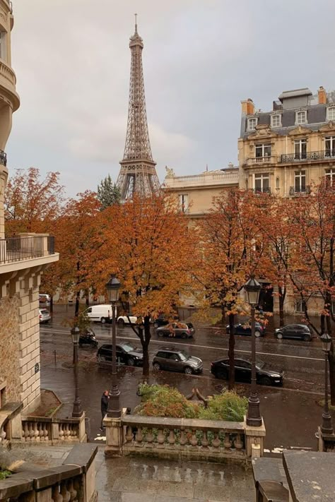 Paris In October, Paris In The Fall, Paris In Autumn, Elegant Lifestyle, French Aesthetic, Paris Dream, France Aesthetic, Paris Wallpaper, Parisian Life