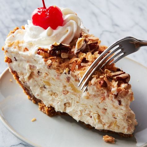 Million Dollar Pie Million Dollar Pie Recipe, Homemade Whipped Topping, Easy Coconut Cream Pie, Million Dollar Pie, Coconut Cream Pie Easy, Millionaire Pie, Recipe With Cream Cheese, Retro Desserts, Coconut Custard