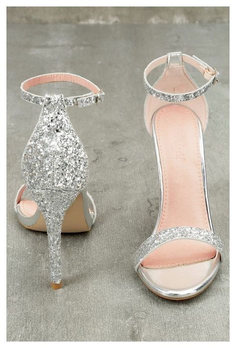 Silver Heels Outfit, Sparkly Heels Prom, Silver Heels Prom, Prom Shoes Silver, Silver Shoes Heels, Sparkly Wedding Shoes, Silver Sparkly Heels, Heels Prom, Heels Silver