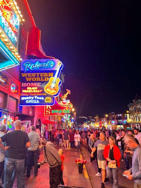 Nashville Broadway Aesthetic, Broadway Tennessee, Broadway Nashville Aesthetic, Nashville Tennessee Nightlife, Broadway Nashville Tennessee Pictures, Nashville City Aesthetic, Broadway Nashville Tennessee, Nashville Tennessee Aesthetic, Nashville At Night