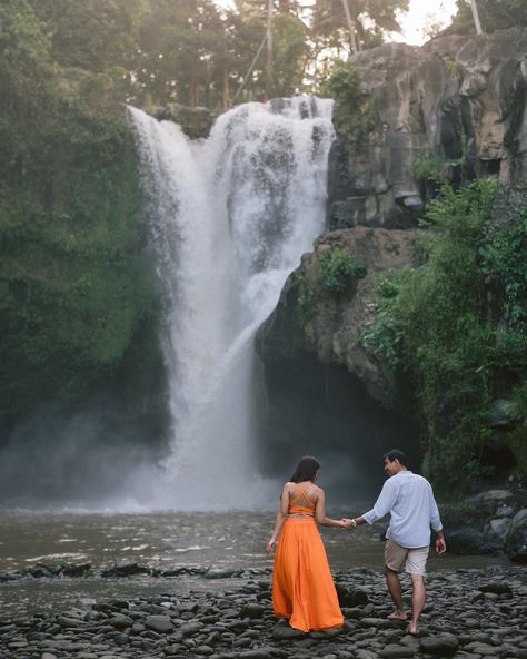 Where nature witnesses pure love. Yusha & Desy’s prewedding shoot at the stunning Tegenungan Waterfall exemplifies romance and beauty. Their story is just beginning, and we’re honored to freeze these moments in time ;) #engagementphotoshoot #engagementphotos #engagementsession #weddingphotographer #engagementphotographer #couplessession #photobugcommunity #junebugweddings #engagementsessions #baliphotographer #baliweddingphotographer#destinationweddingphotographer #thebalibride #dreamsodacre... Tegenungan Waterfall, Prewedding Shoot, Moments In Time, Bali Wedding, Pure Love, Wedding Team, Their Story, Junebug Weddings, Engagement Photoshoot