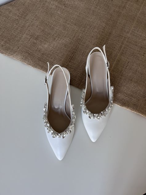 White Block Heels, Stone Blocks, White Wedding Shoes, Star Shoes, Embroidered Wedding, Bride Shoes, Artificial Leather, Handmade Shoes, Low Heels